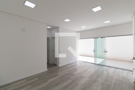 Sala/Cozinha/Área de Serviço  de apartamento à venda com 2 quartos, 70m² em Vila Carmosina, São Paulo