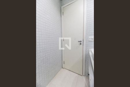 Banheiro de apartamento à venda com 1 quarto, 50m² em Empresarial 18 do Forte, Barueri