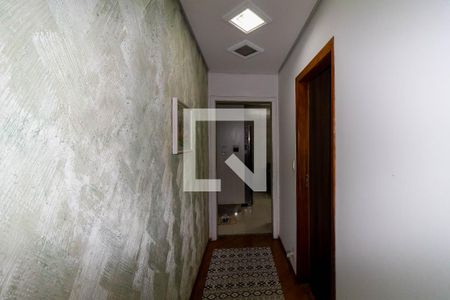 Corredor de casa à venda com 3 quartos, 195m² em Vila Ema, São Paulo