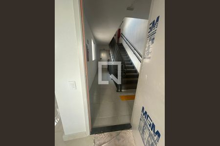 Detalhe - porta de apartamento para alugar com 2 quartos, 42m² em Vila Mutirao I, Goiânia