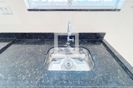 Sala/Cozinha de apartamento para alugar com 1 quarto, 80m² em Jardim Maringa, São Paulo