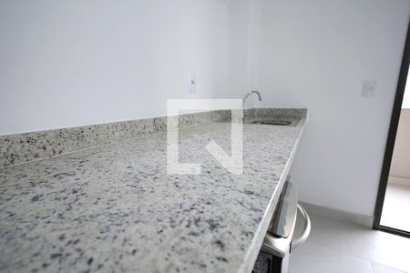 Sala/Cozinha de apartamento para alugar com 1 quarto, 47m² em Parque das Nações, Santo André