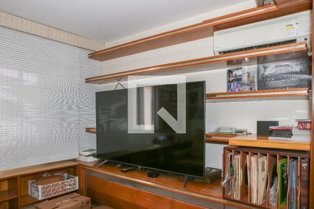 Sala de TV de apartamento à venda com 2 quartos, 196m² em Perdizes, São Paulo