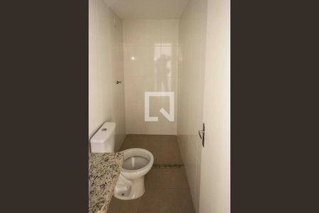 Banheiro de apartamento para alugar com 2 quartos, 38m² em Cidade Líder, São Paulo