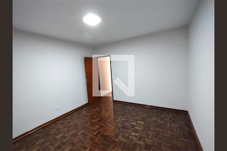 Casa à venda com 3 quartos, 130m² em Parque São Lucas, São Paulo