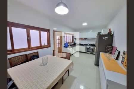 Casa à venda com 3 quartos, 180m² em Jardim Olympia, São Paulo