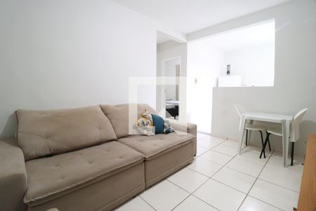 Sala de apartamento para alugar com 2 quartos, 47m² em Gávea, Uberlândia