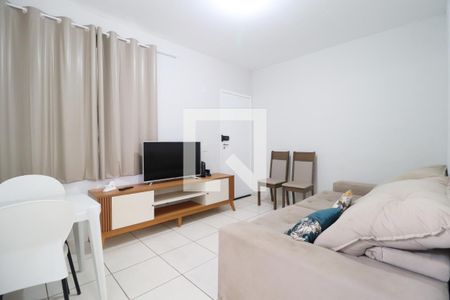 Sala de apartamento para alugar com 2 quartos, 47m² em Gávea, Uberlândia