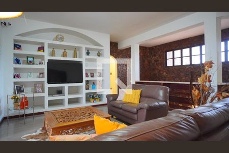 Sala estar  de casa para alugar com 4 quartos, 546m² em Jardim Itu, Porto Alegre
