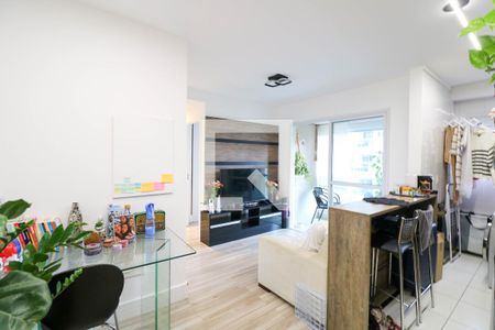 Sala/Cozinha de apartamento para alugar com 1 quarto, 39m² em Santo Amaro, São Paulo