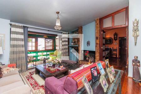 Sala de casa à venda com 4 quartos, 400m² em Santa Tereza, Porto Alegre