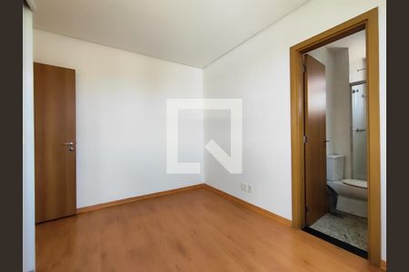 Suíte de apartamento para alugar com 2 quartos, 58m² em Palmares, Belo Horizonte