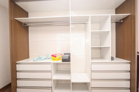 Quarto 1 de apartamento para alugar com 2 quartos, 45m² em Jardim Elizabete, Taboão da Serra