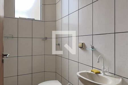 Banheiro 1 de casa para alugar com 2 quartos, 200m² em Vila das Palmeiras, Guarulhos