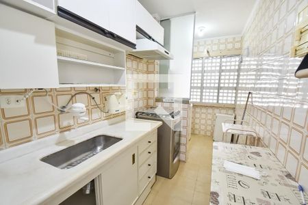 Cozinha de apartamento à venda com 1 quarto, 33m² em Liberdade, São Paulo