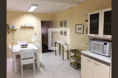 Casa à venda com 3 quartos, 180m² em Vila Campo Grande, São Paulo