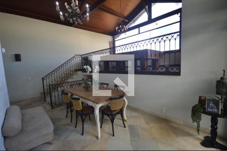 Casa à venda com 3 quartos, 400m² em Garças, Belo Horizonte