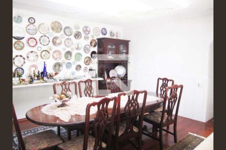 Casa à venda com 4 quartos, 600m² em Jardim Petropolis, São Paulo