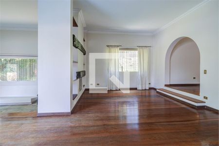 Casa à venda com 3 quartos, 331m² em Jardim Marajoara, São Paulo