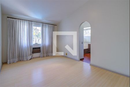 Casa à venda com 3 quartos, 331m² em Jardim Marajoara, São Paulo