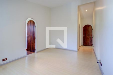 Casa à venda com 3 quartos, 331m² em Jardim Marajoara, São Paulo