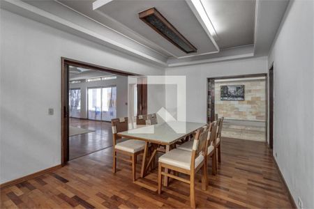 Casa à venda com 3 quartos, 393m² em Chácara Santo Antônio (Zona Sul), São Paulo