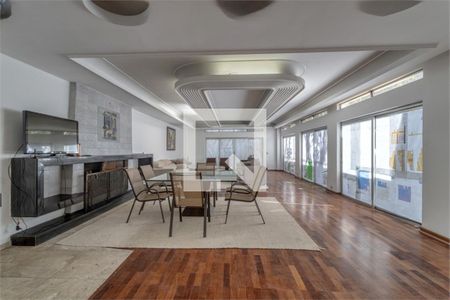 Casa à venda com 3 quartos, 393m² em Chácara Santo Antônio (Zona Sul), São Paulo