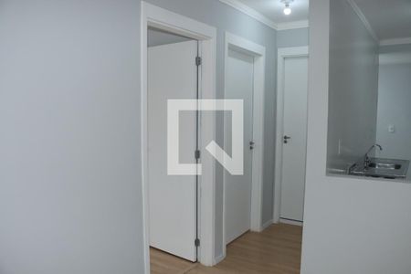 Corredor de apartamento para alugar com 2 quartos, 56m² em Jardim de Lourdes, Embu das Artes
