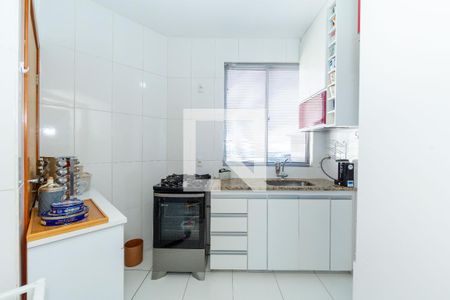 COZINHA de apartamento à venda com 3 quartos, 75m² em Caiçara-adelaide, Belo Horizonte