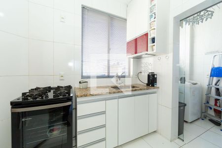 COZINHA de apartamento à venda com 3 quartos, 75m² em Caiçara-adelaide, Belo Horizonte