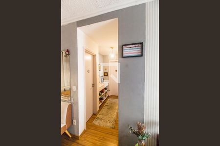 Corredor de apartamento à venda com 2 quartos, 68m² em Jardim Tupanci, Barueri