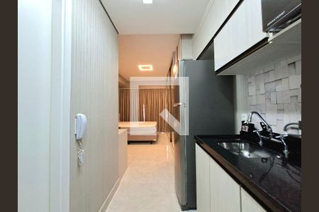 Cozinha de kitnet/studio para alugar com 1 quarto, 24m² em Indianópolis, São Paulo
