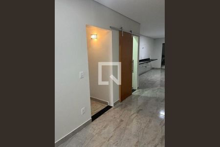 Casa à venda com 3 quartos, 240m² em Jardim Textil, São Paulo