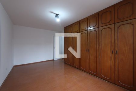 Quarto 2 de casa para alugar com 2 quartos, 140m² em São Lucas, São Paulo