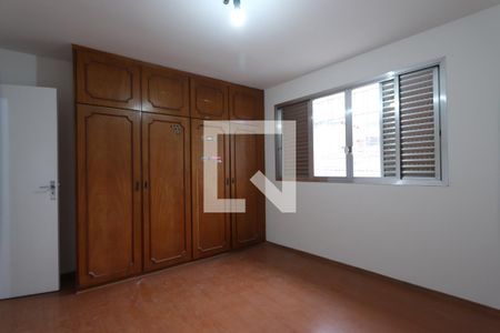 Quarto 1 de casa para alugar com 2 quartos, 140m² em São Lucas, São Paulo