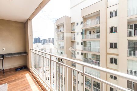 Varanda de apartamento para alugar com 2 quartos, 72m² em Jardim Tupanci, Barueri