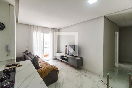 Sala  de apartamento para alugar com 2 quartos, 72m² em Jardim Tupanci, Barueri