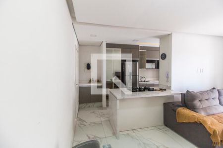 Sala  de apartamento para alugar com 2 quartos, 72m² em Jardim Tupanci, Barueri