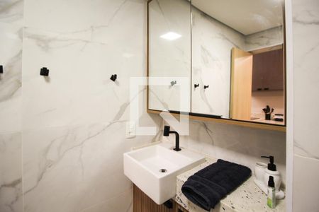 Banheiro de kitnet/studio para alugar com 1 quarto, 27m² em Indianópolis, São Paulo