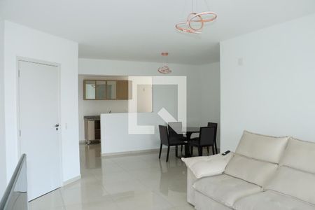 Apartamento para alugar com 3 quartos, 130m² em Vila Bonfim, Embu das Artes