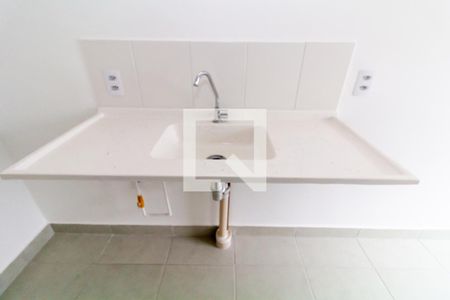 Sala/Cozinha de apartamento à venda com 2 quartos, 32m² em Vila Carmosina, São Paulo