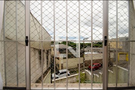 Sala - janela de casa para alugar com 2 quartos, 60m² em Vila Pereira Cerca, São Paulo