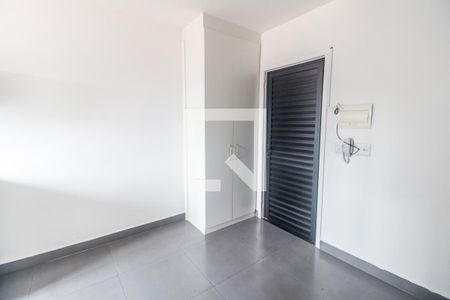 Quarto de kitnet/studio para alugar com 1 quarto, 25m² em Jardim das Belezas, Carapicuíba