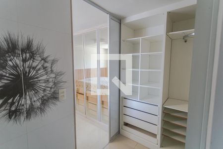 Closet da Suíte 1 de apartamento à venda com 2 quartos, 105m² em Sagrada Família, Belo Horizonte