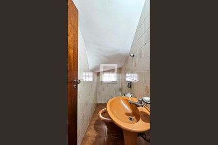 Banheiro  de casa à venda com 4 quartos, 120m² em Jardim Ernestina, São Paulo