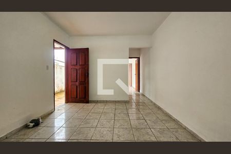 Sala de casa à venda com 4 quartos, 120m² em Jardim Ernestina, São Paulo