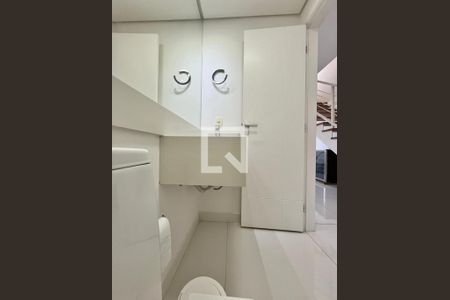 Lavabo de apartamento à venda com 2 quartos, 104m² em Cambuí, Campinas