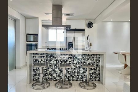 Cozinha de apartamento à venda com 2 quartos, 104m² em Cambuí, Campinas