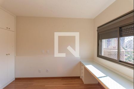 Apartamento à venda com 3 quartos, 320m² em Cambuí, Campinas