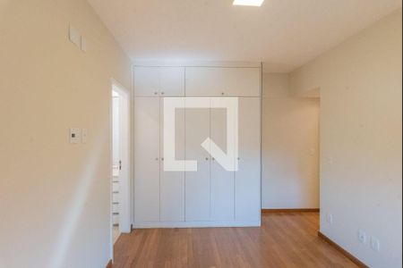 Apartamento à venda com 3 quartos, 320m² em Cambuí, Campinas